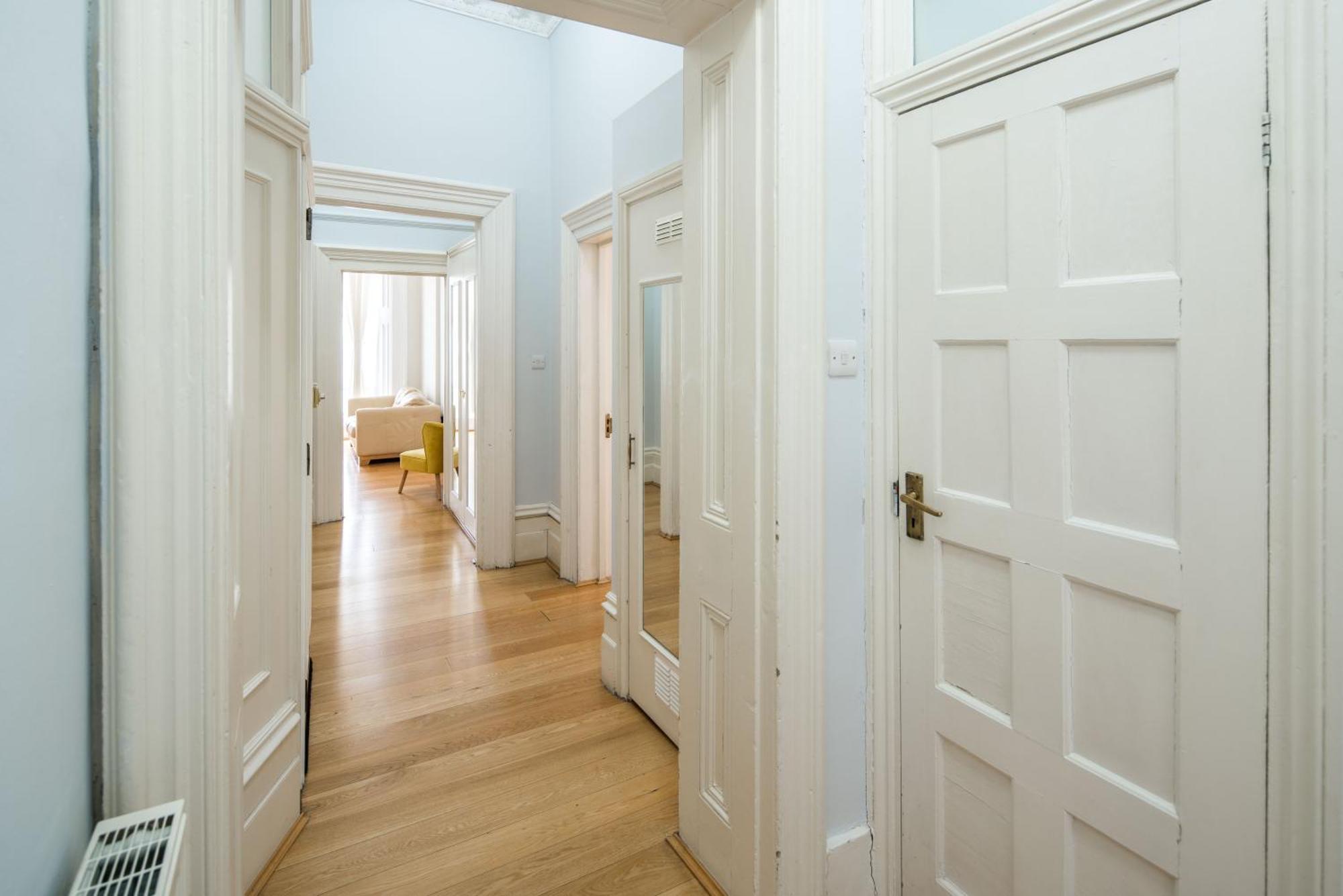 Four Beds By The Station Apartment London Exterior photo