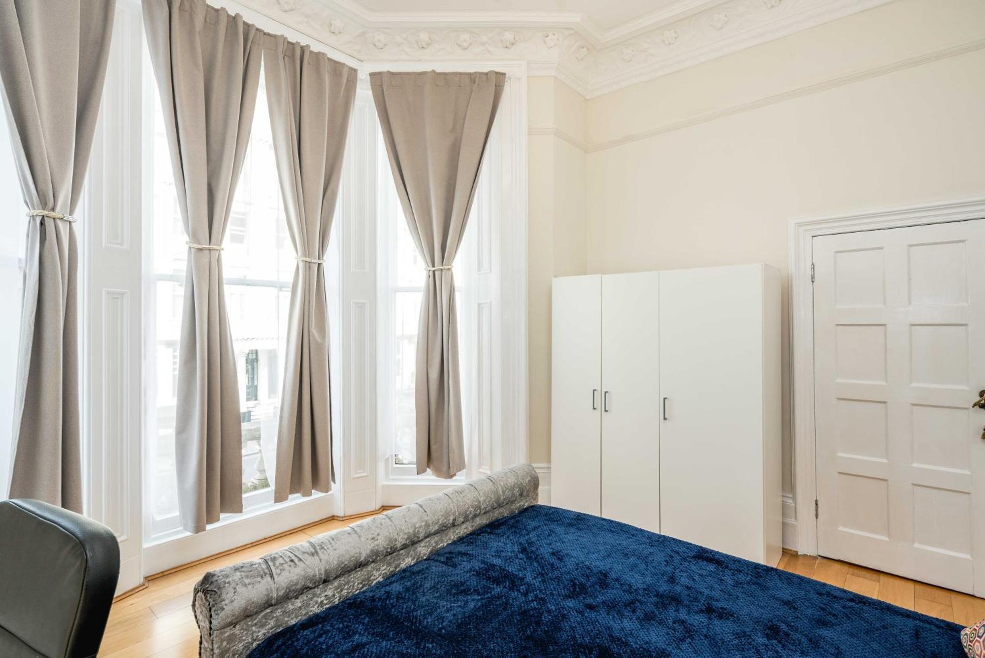 Four Beds By The Station Apartment London Exterior photo